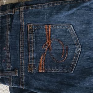 Like new jeans. Stretchy.